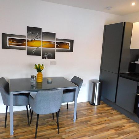 Newly Refurbished 1 Bed Apt In Hamilton Close To Station And Local Amenities المظهر الخارجي الصورة