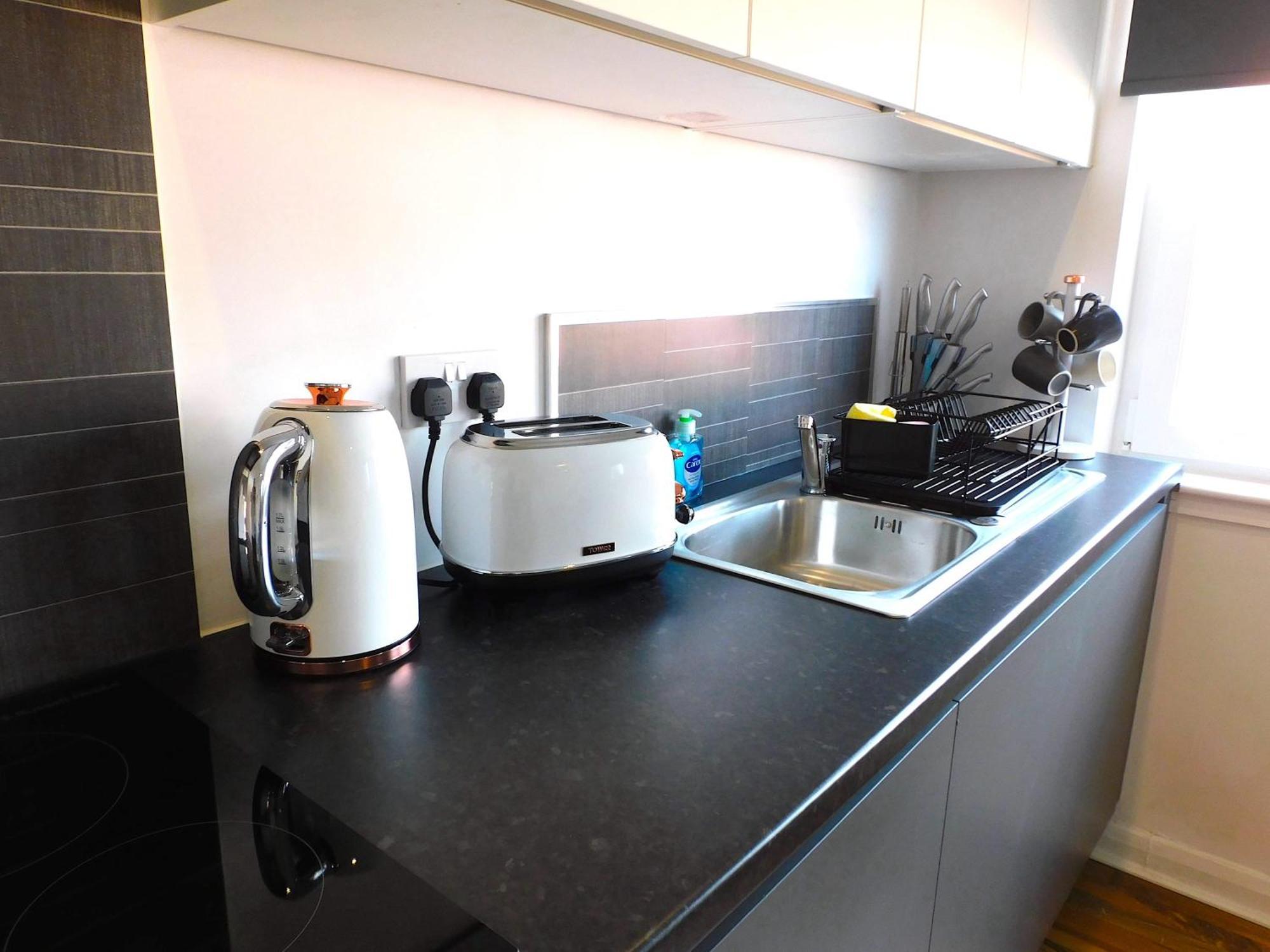 Newly Refurbished 1 Bed Apt In Hamilton Close To Station And Local Amenities المظهر الخارجي الصورة