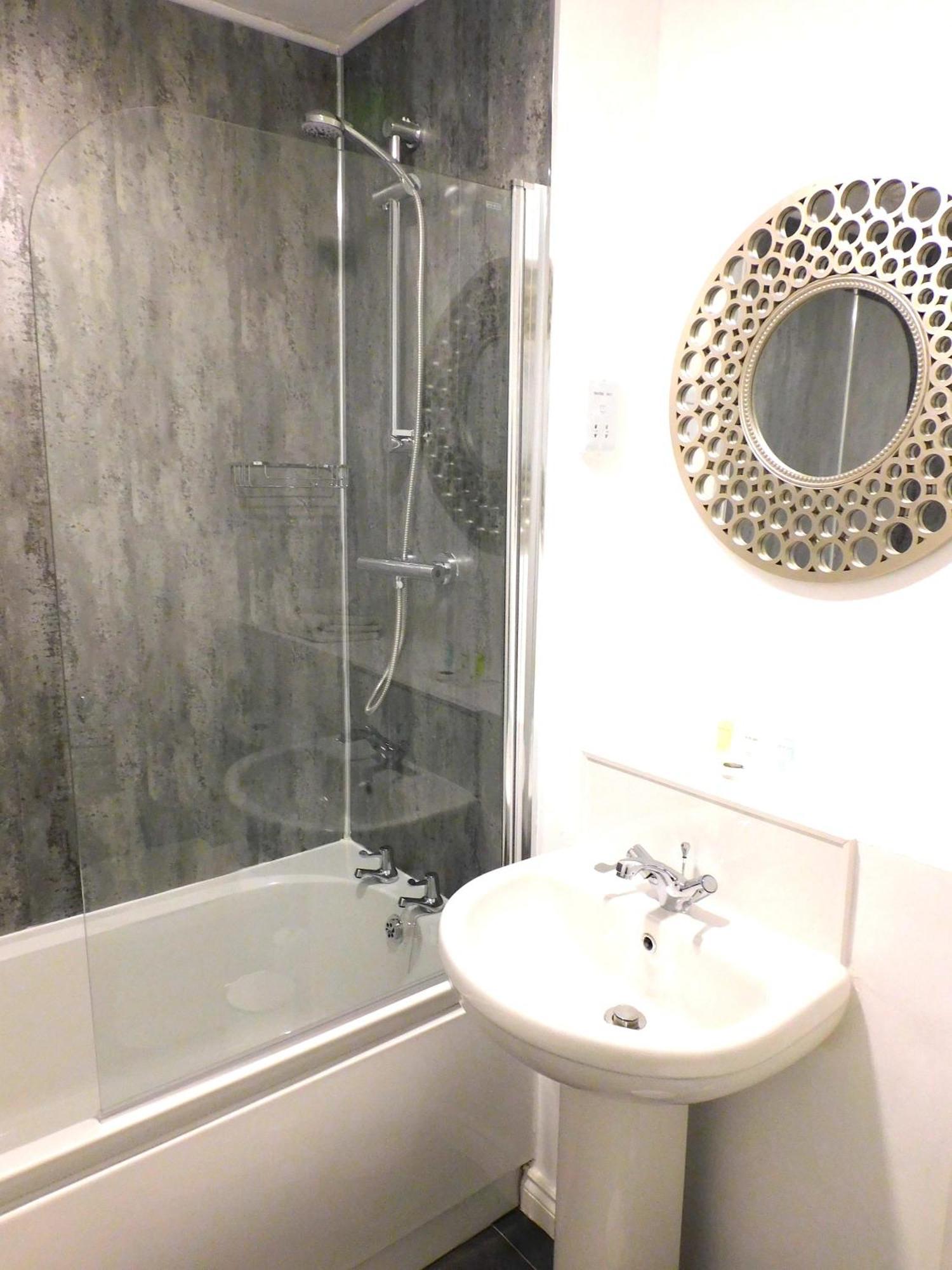 Newly Refurbished 1 Bed Apt In Hamilton Close To Station And Local Amenities المظهر الخارجي الصورة